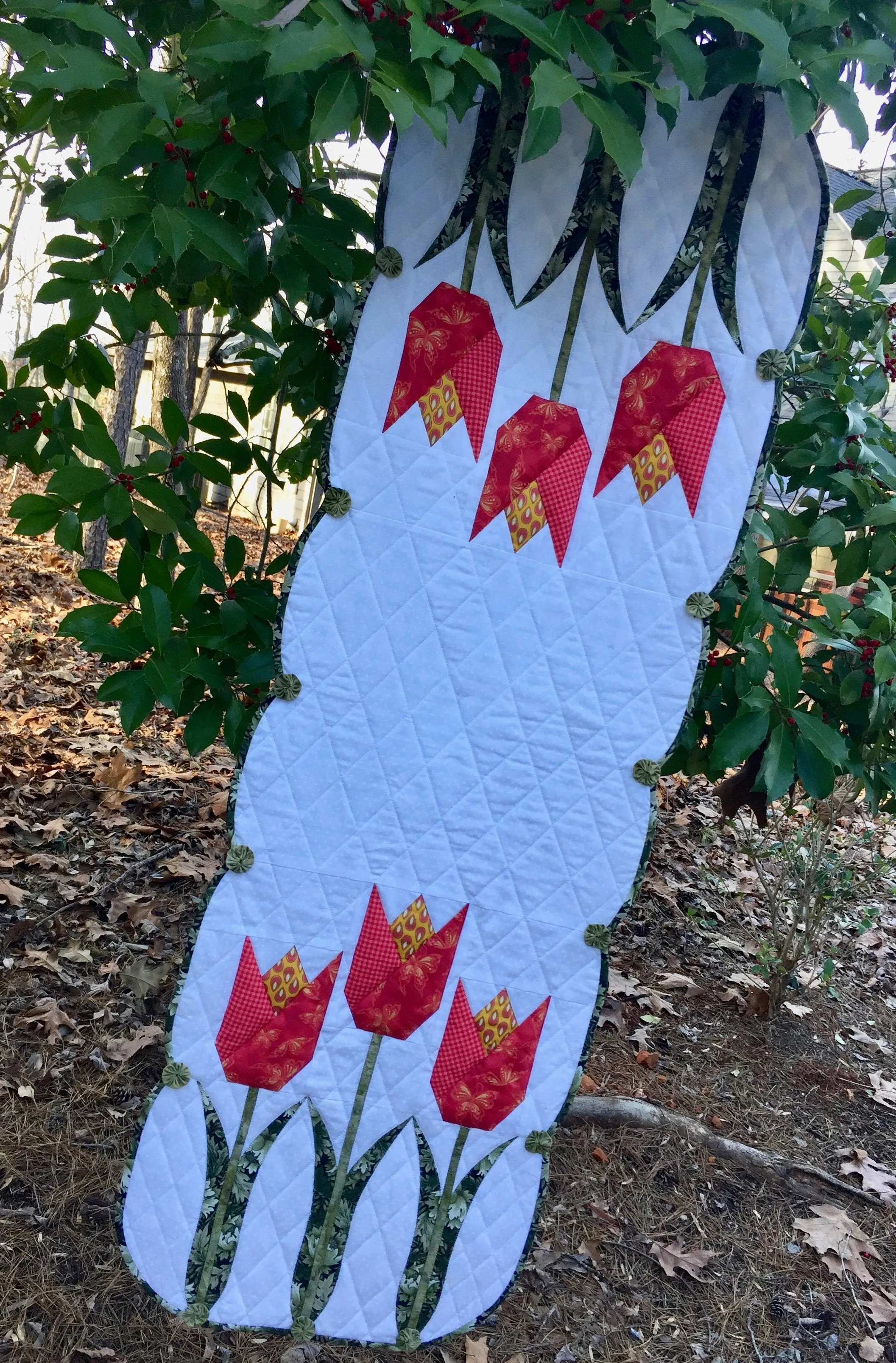 Bloomin' Tulips Table Runner Pattern